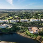 Casa Leao Preto, Golf *