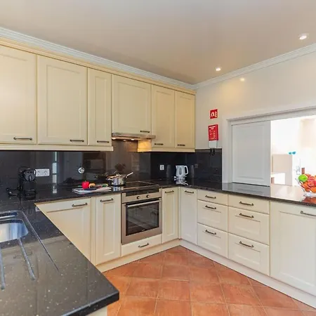 Casa Leao Preto, Golf