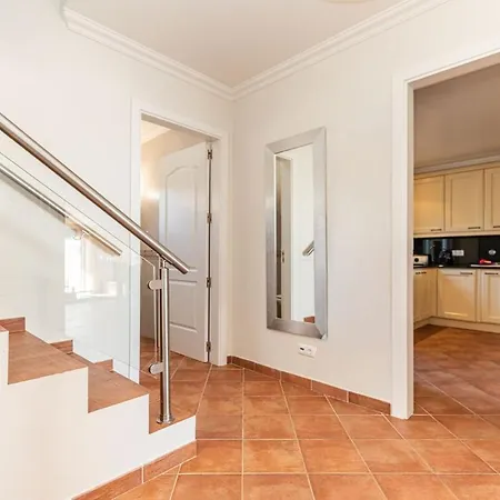 Casa Leao Preto, Golf Villa