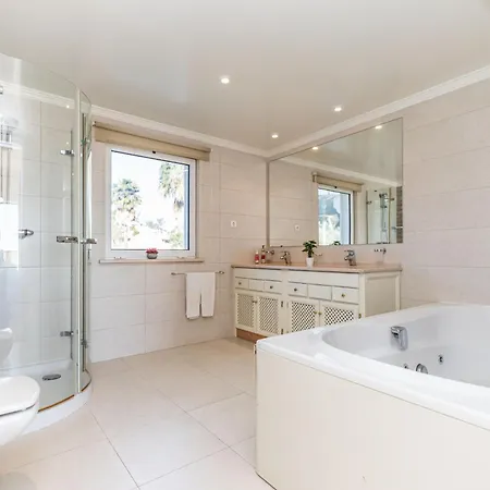 Casa Leao Preto, Golf Villa