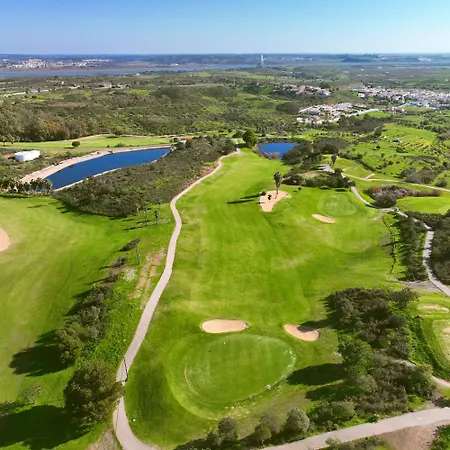 Casa Leao Preto, Golf *